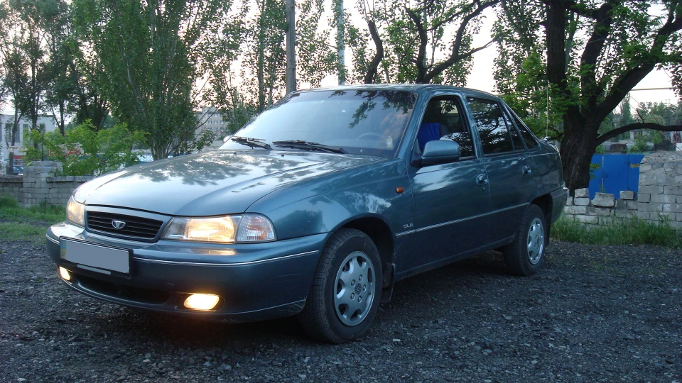 Daewoo Nexia GLE 2