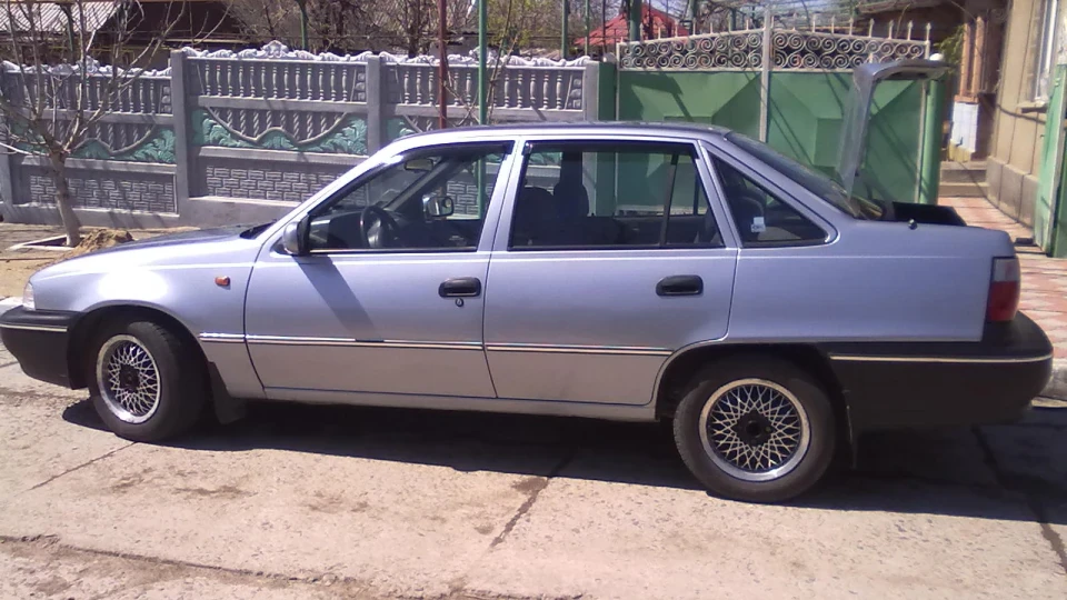 Daewoo Nexia GLS 3