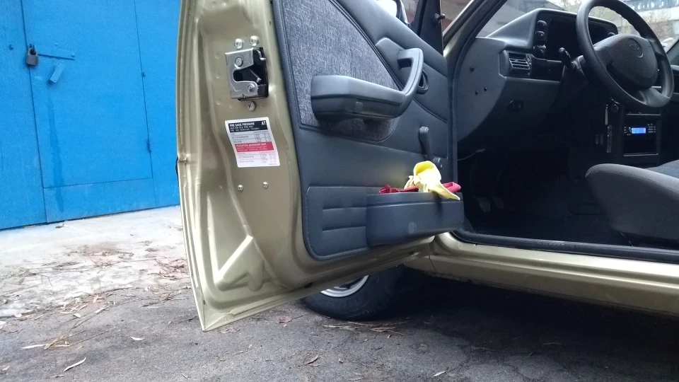 Daewoo Nexia Молода дівчина 2