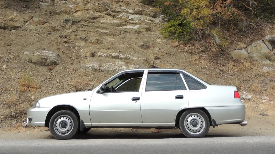 Daewoo Nexia Купував биту 2