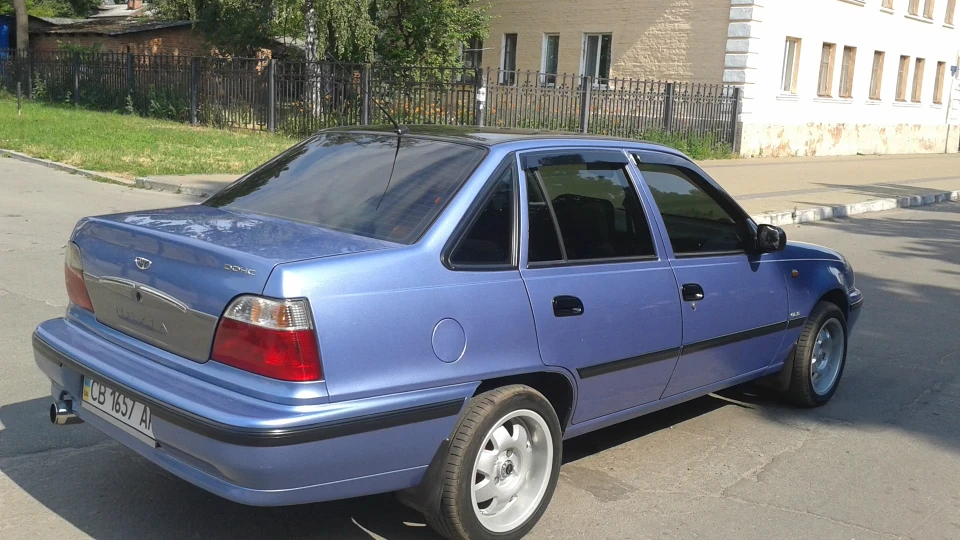 Daewoo Nexia sky-blue 2