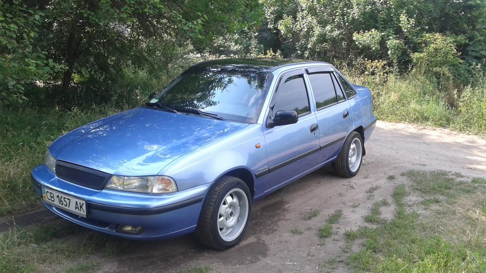 Daewoo Nexia sky-blue 3