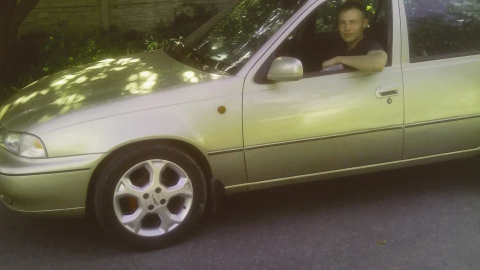 Daewoo Nexia Sun ) 2