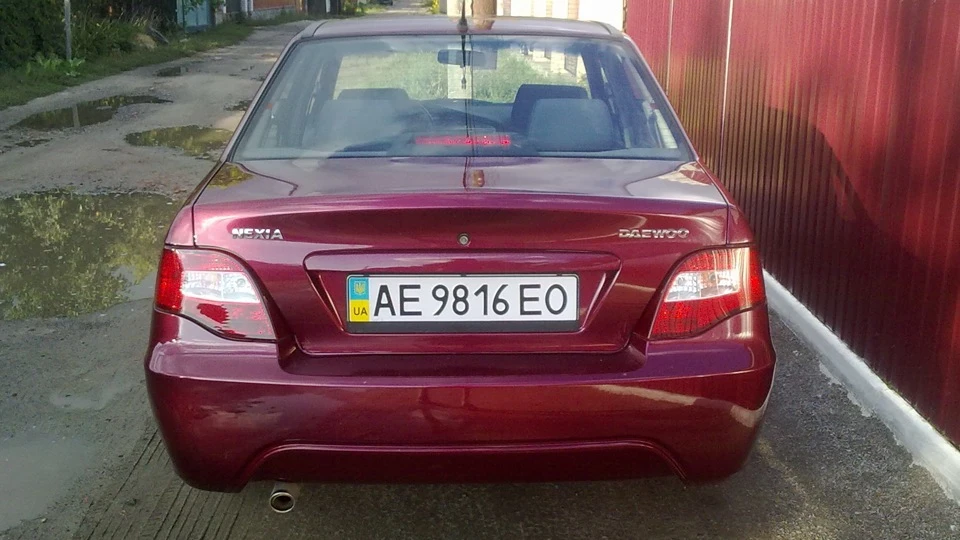 Daewoo Nexia Темно червона 2