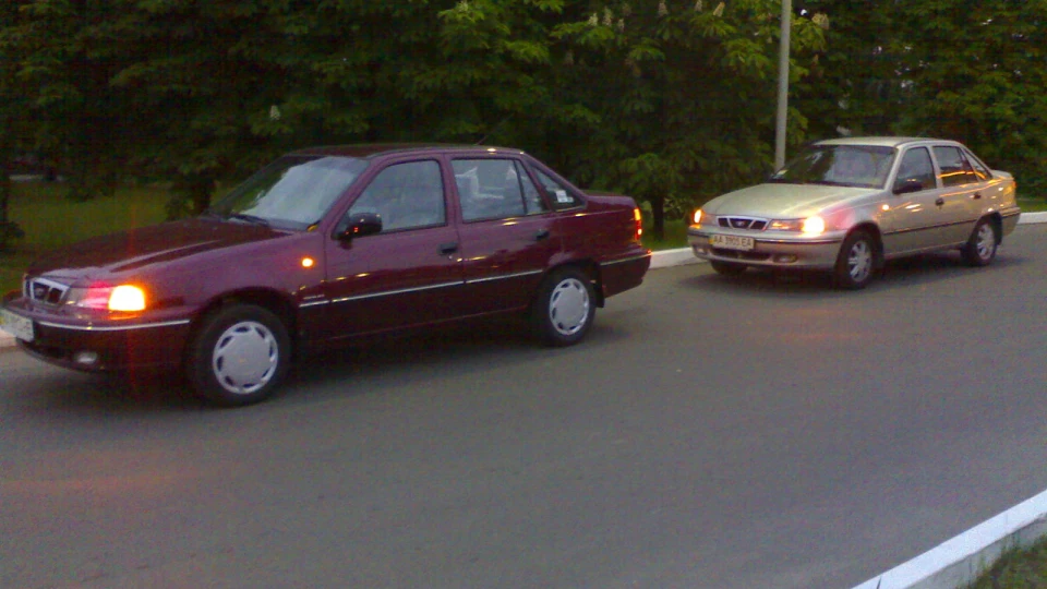 Daewoo Nexia Вишнева 2