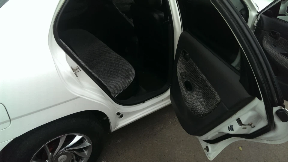 Daewoo Nubira 4