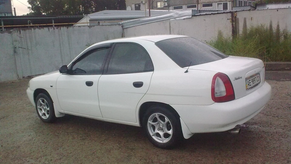 Daewoo Nubira 4