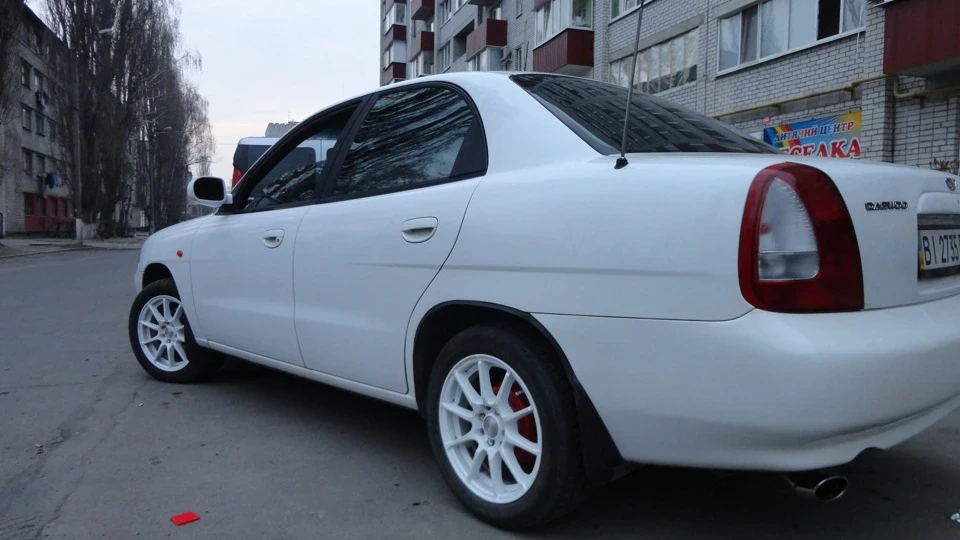 Daewoo Nubira Блондинка 3