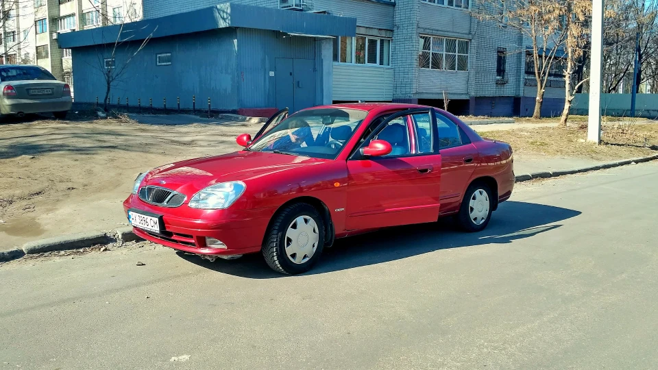 Daewoo Nubira CDX 2.0 4