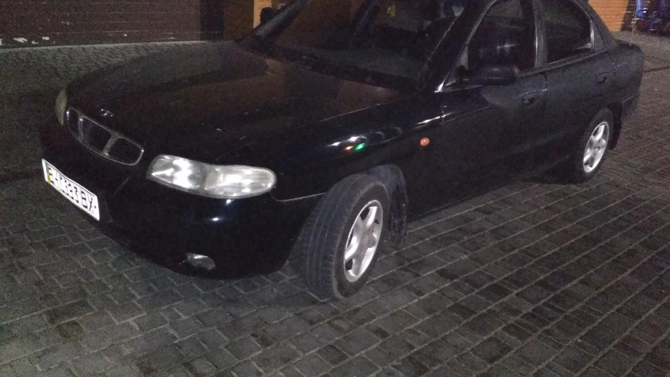 Daewoo Nubira Чорна