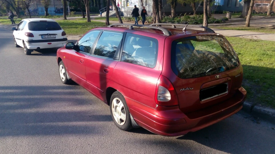 Daewoo Nubira Red Wagon)))