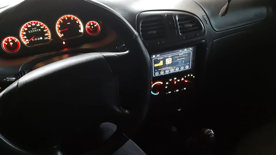 Daewoo Nubira Срібло 2.0 4