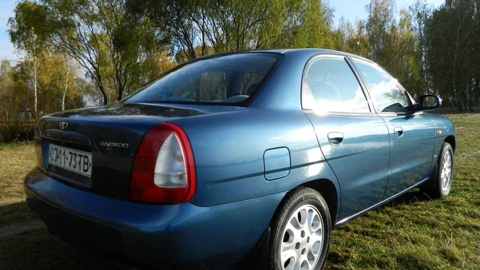 Daewoo Nubira синій металік седан 1.6 2