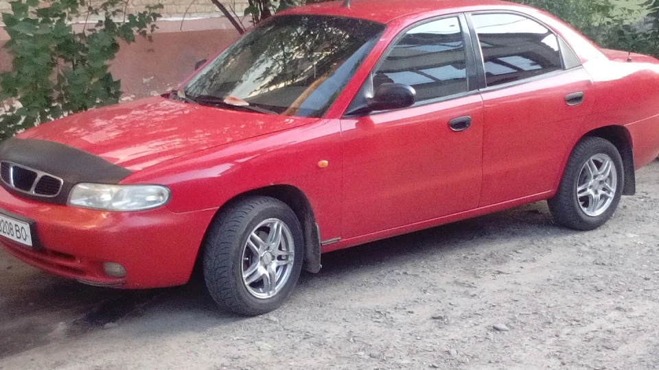 Daewoo Nubira Темна конячка 2
