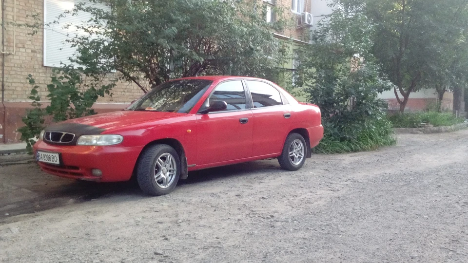 Daewoo Nubira Темна конячка 3