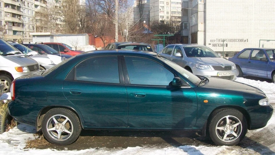 Daewoo Nubira Зелена Зайчик 2