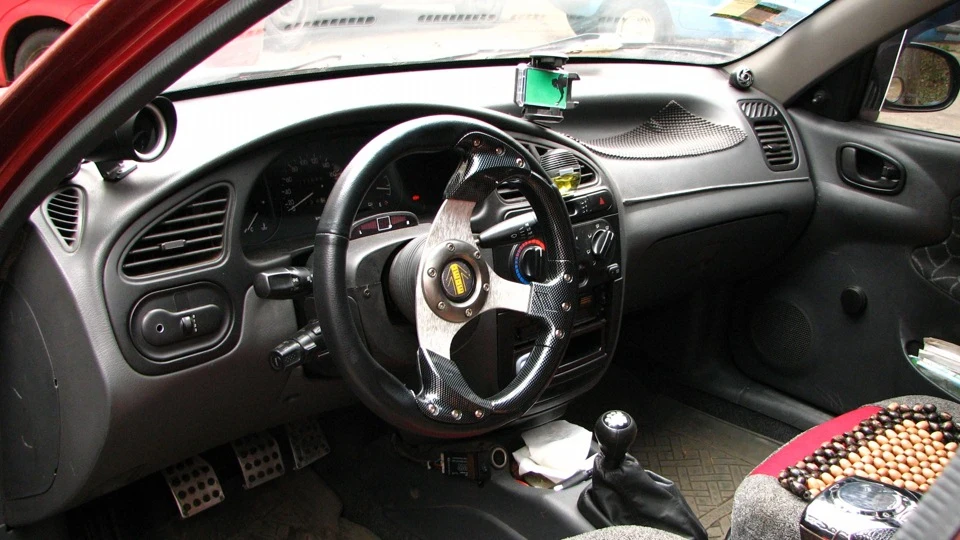 Daewoo Sens c20ne hot-red-hat 3