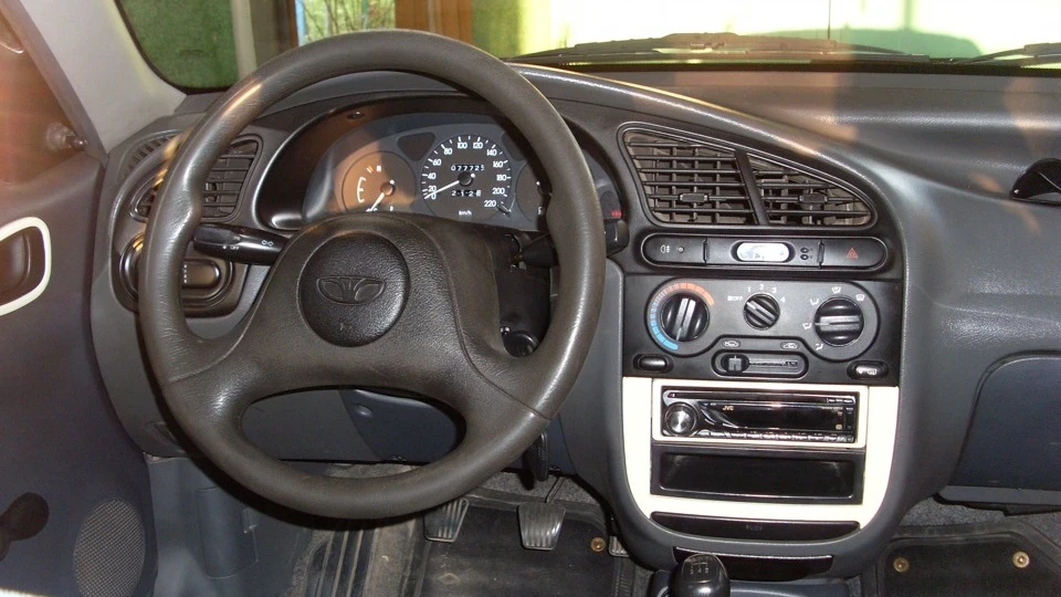 Daewoo Sens Чорний дим 2