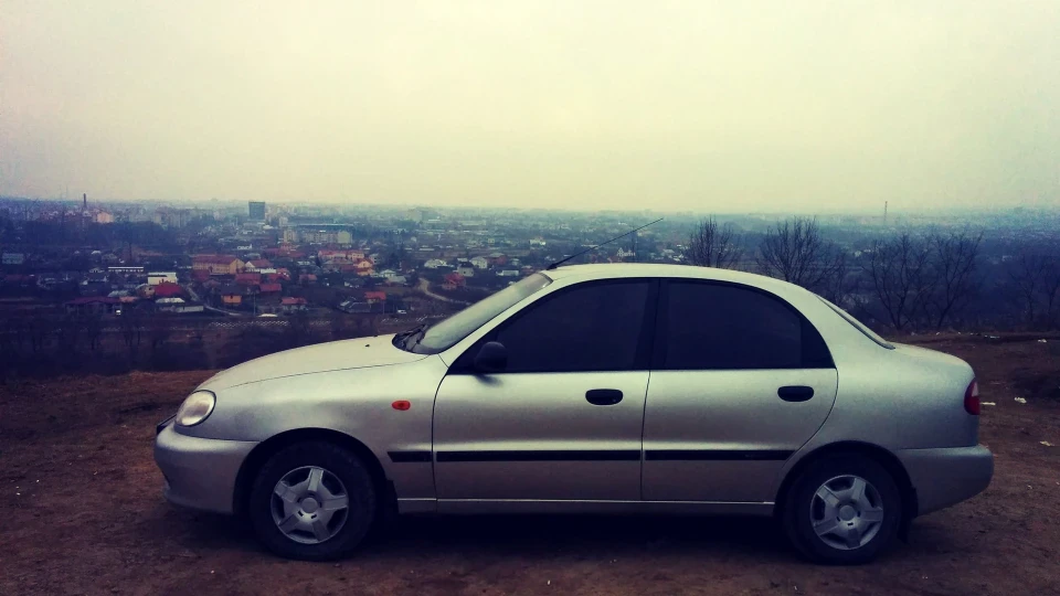 Daewoo Sens сірий гусь