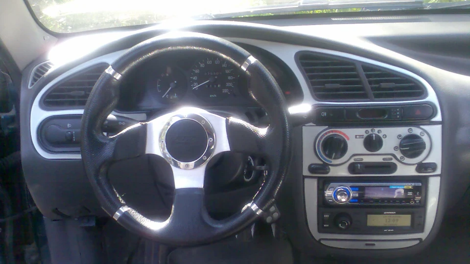 Daewoo Sens джміль 3