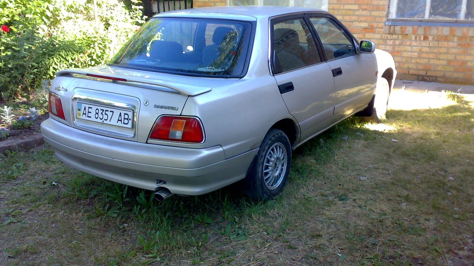 Daihatsu Applause знову в минуле