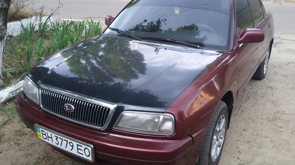 Daihatsu Applause типу седан 2