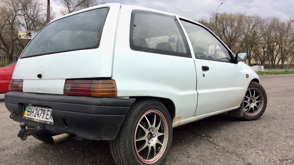Daihatsu Charade 2