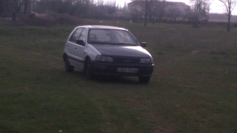 Daihatsu Charade 2