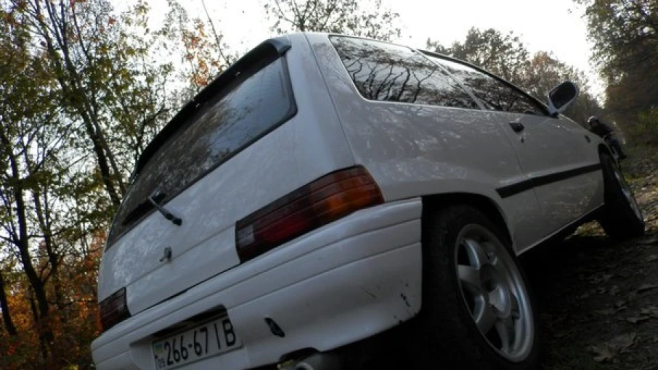 Daihatsu Charade UmkA 3