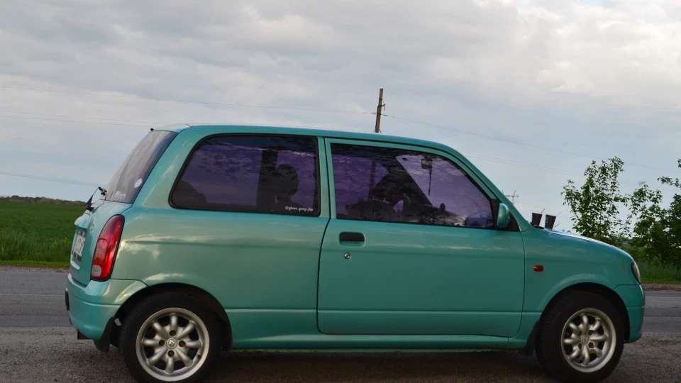 Daihatsu Cuore MIRA 1.0 TWIN CAM 3