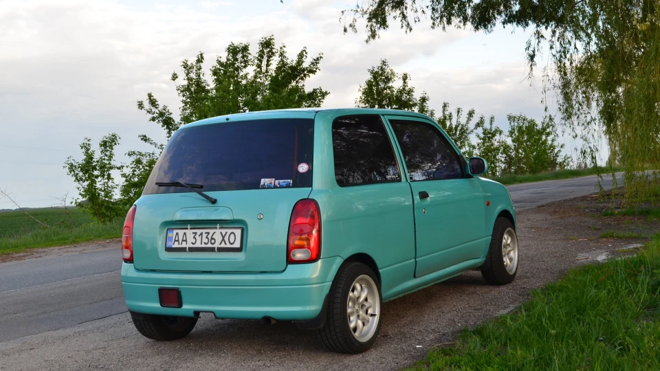 Daihatsu Cuore MIRA 1.0 TWIN CAM 5