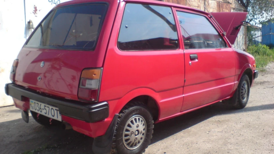 Daihatsu Mira чемоданчик 2
