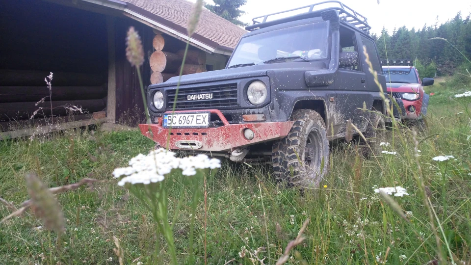 Daihatsu Rocky 4