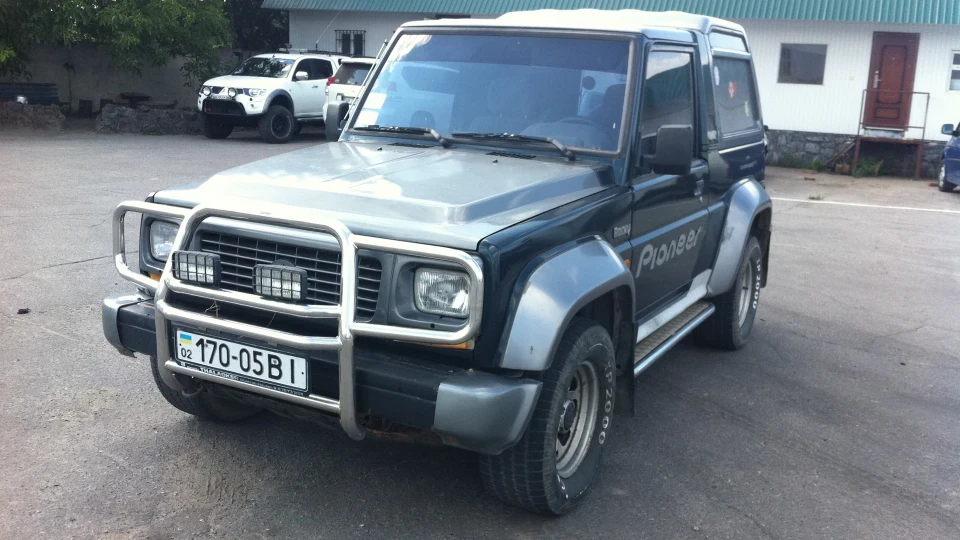 Daihatsu Rocky 3