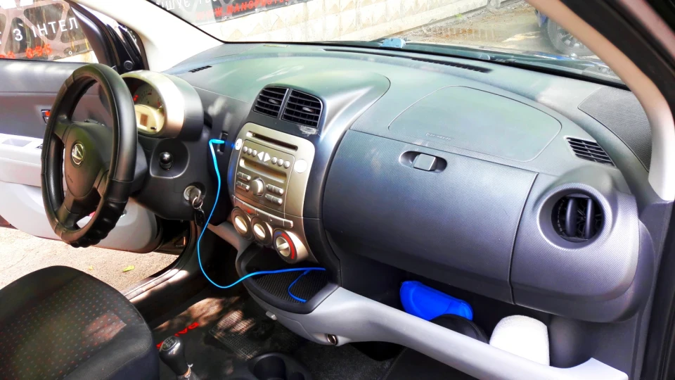 Daihatsu Sirion малий та удав! 3