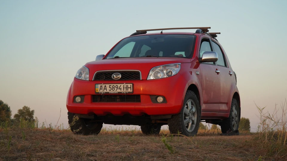 Daihatsu Terios Red Travel Friend