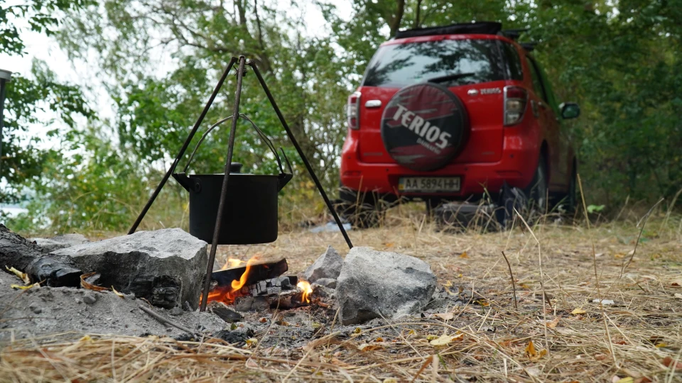 Daihatsu Terios Red Travel Friend 2