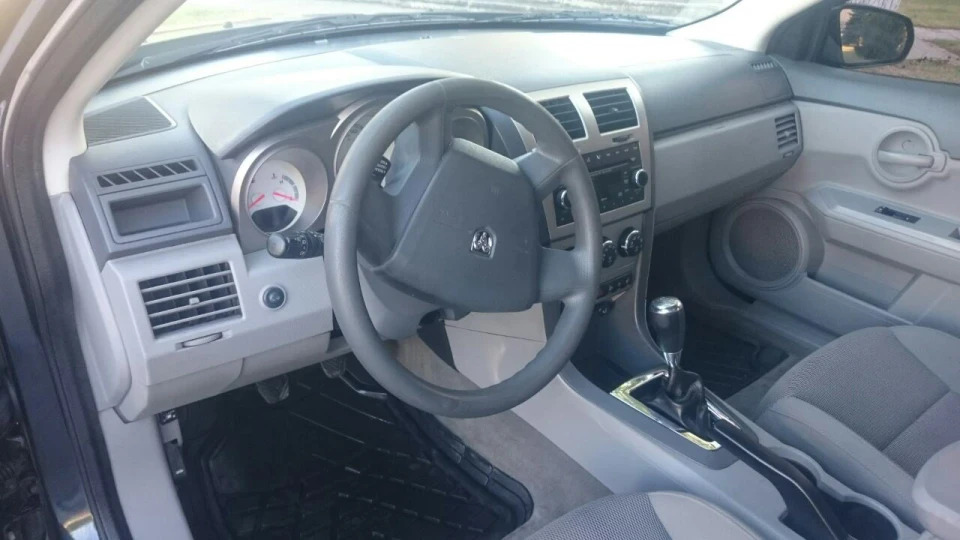 Dodge Avenger 5