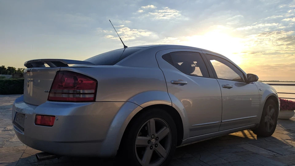 Dodge Avenger 3