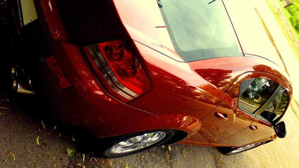Dodge Avenger 2.0 Inferno Red Crystal 4