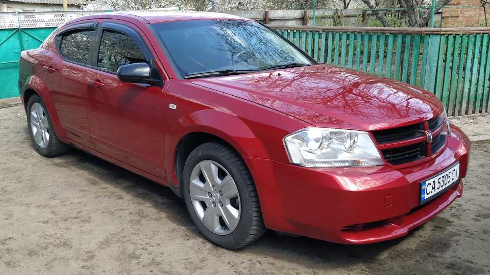 Dodge Avenger Червоний бик 2