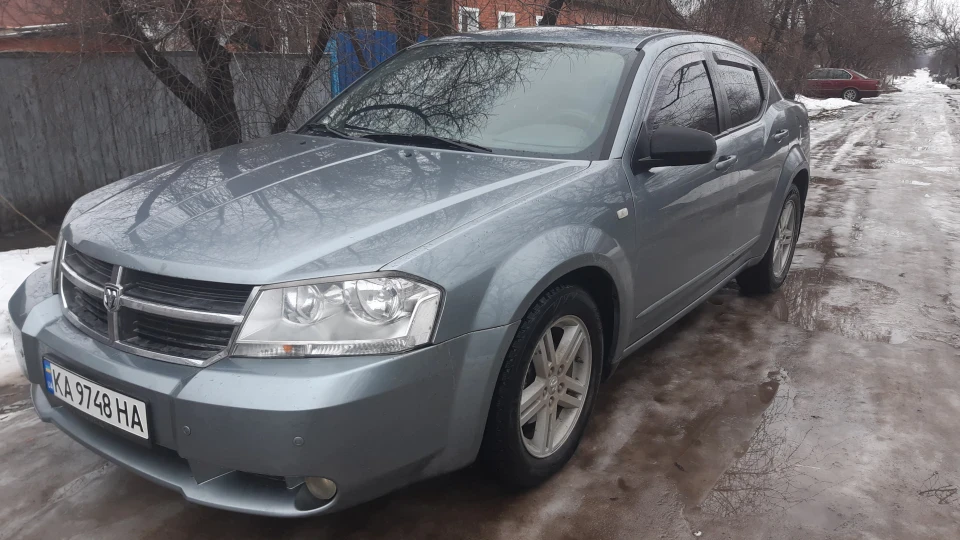 Dodge Avenger сіро-блакитний
