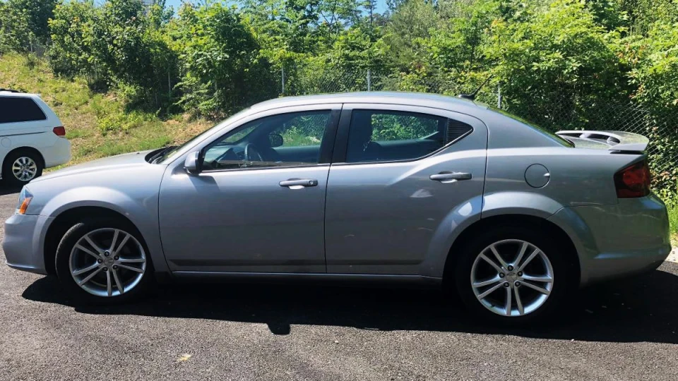 Dodge Avenger SXT-Sport 3