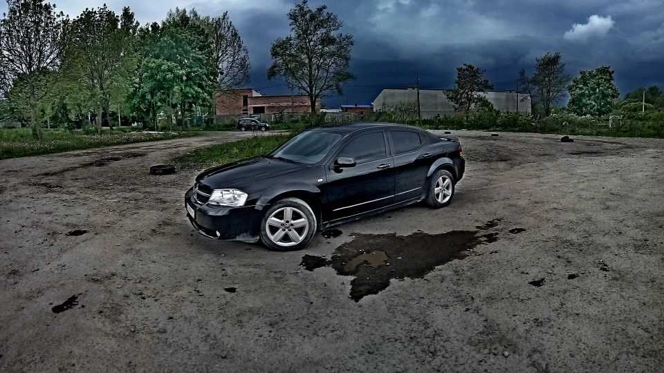 Dodge Avenger SXT 2