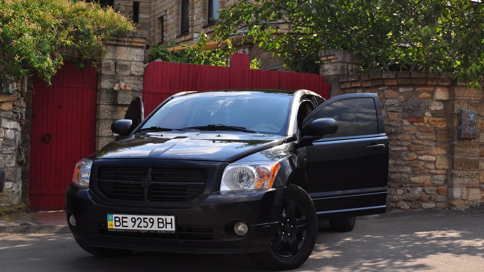 Dodge Caliber Чорний Повністю Весь!
