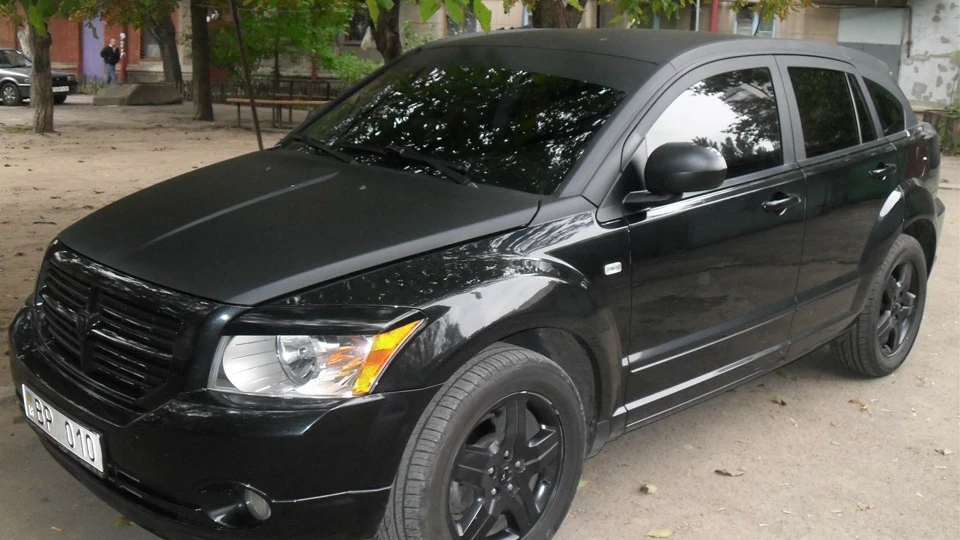 Dodge Caliber varvarський