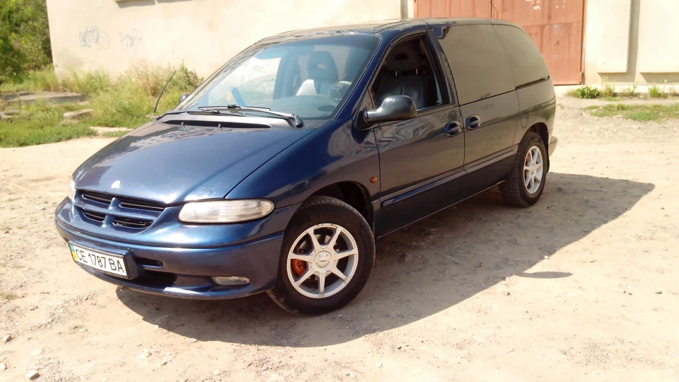 Dodge Caravan 4