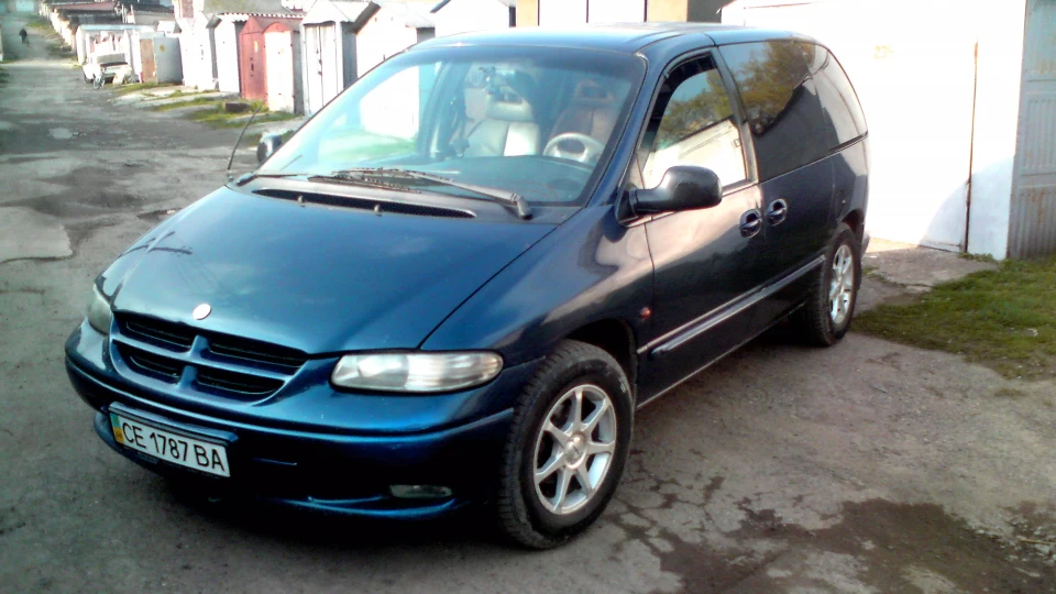 Dodge Caravan 5