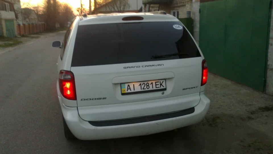 Dodge Caravan 2
