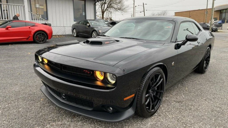 Dodge Challenger 2